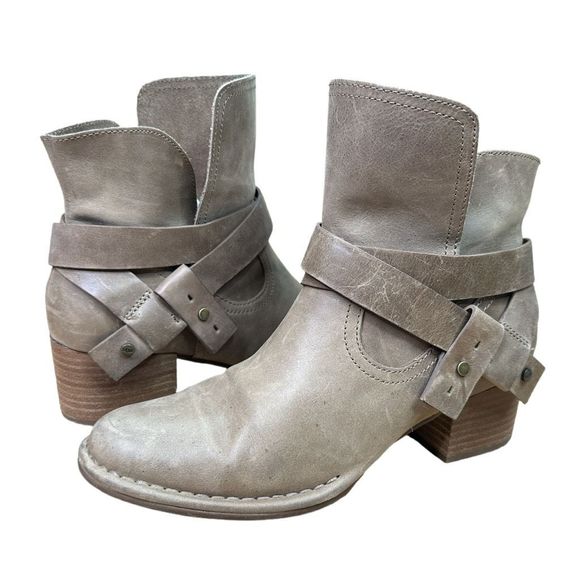 UGG Elora Ankle Boots - Size 7 - Picture 4 of 8